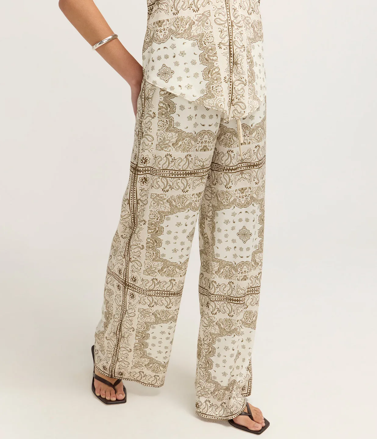 Bowden Pant in Beige Bandana