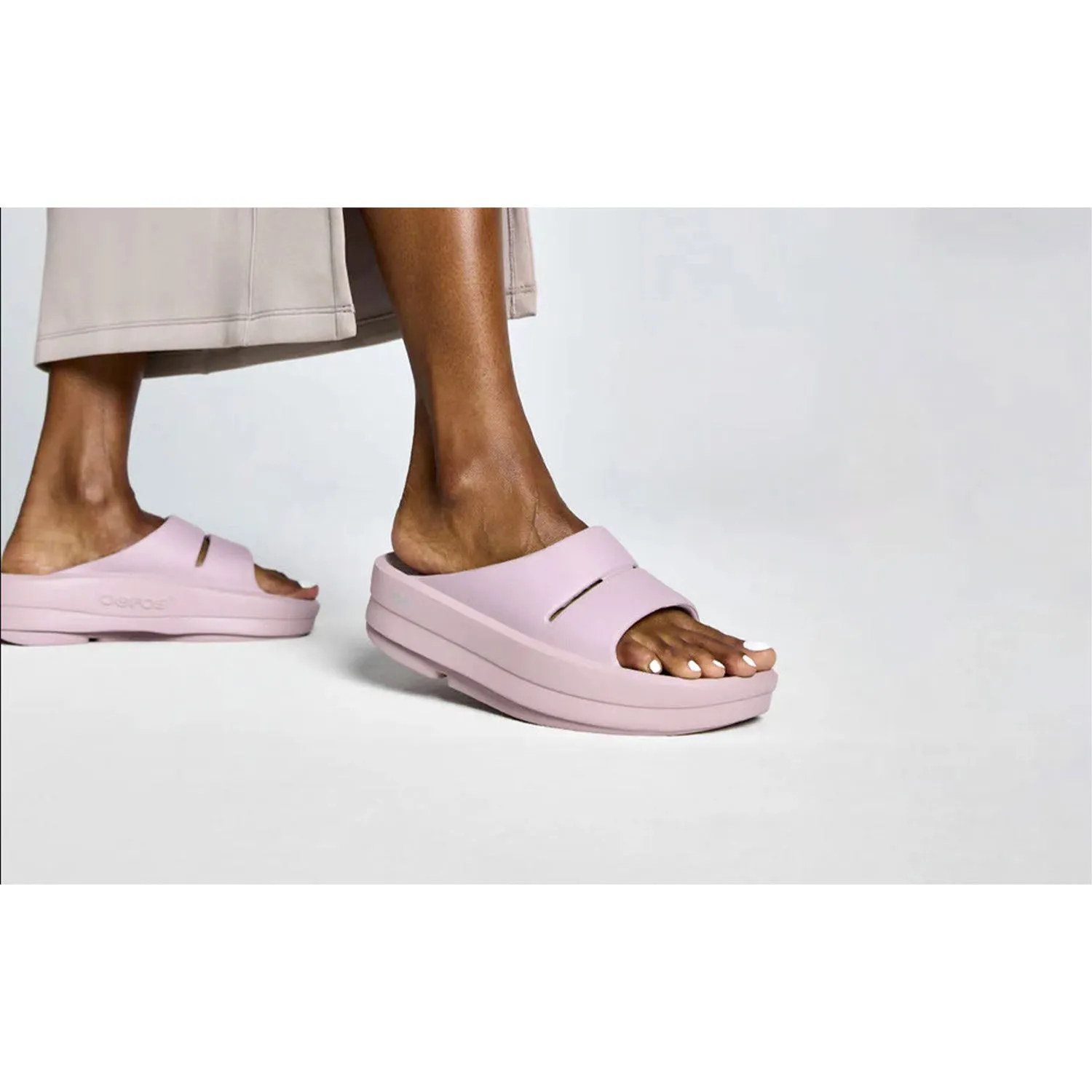 Women's OOFOs OOMega OOahh Stardust Synthetic